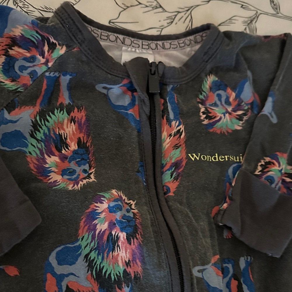 Bonds Wondersuit with Multicolor Lion Design